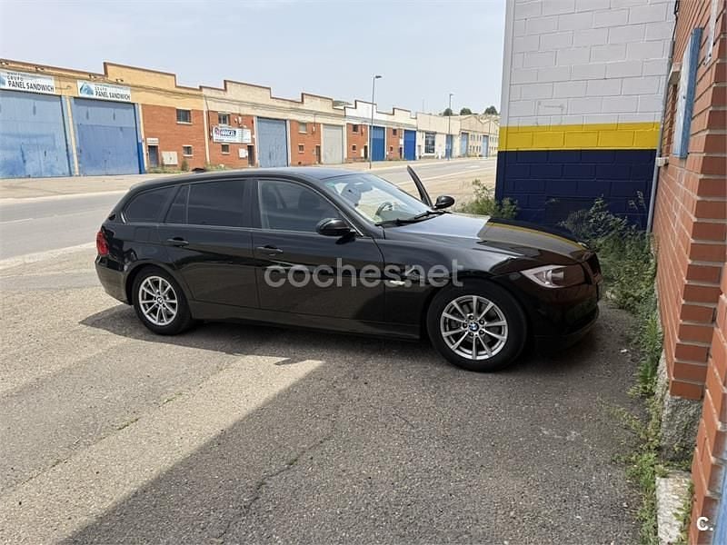 Usado BMW 320 163 HP (119 kW) 2005 Preto Carrinha
