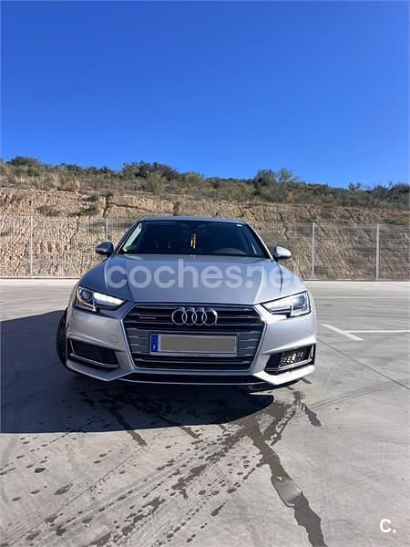 Usado Audi A4 Premium 190 CV (139 kW) 2019 Gris / plata Berlina