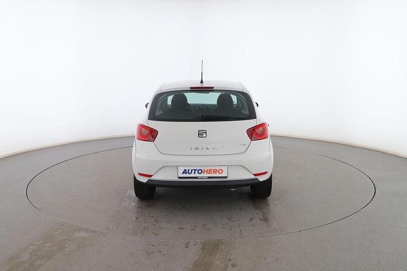 Usado Seat Ibiza Style 110 CV (80 kW) 2016 Blanco Utilitario