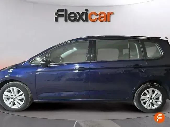 Usado VW Touran Business 115 CV (84 kW) 2021 Azul Monovolumen