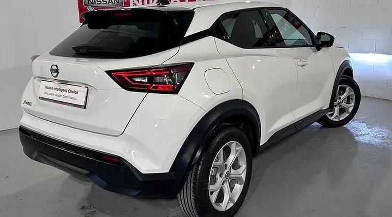 Usado Nissan Juke N-Connecta 114 CV (83 kW) 2022 Blanco everest (soli SUV