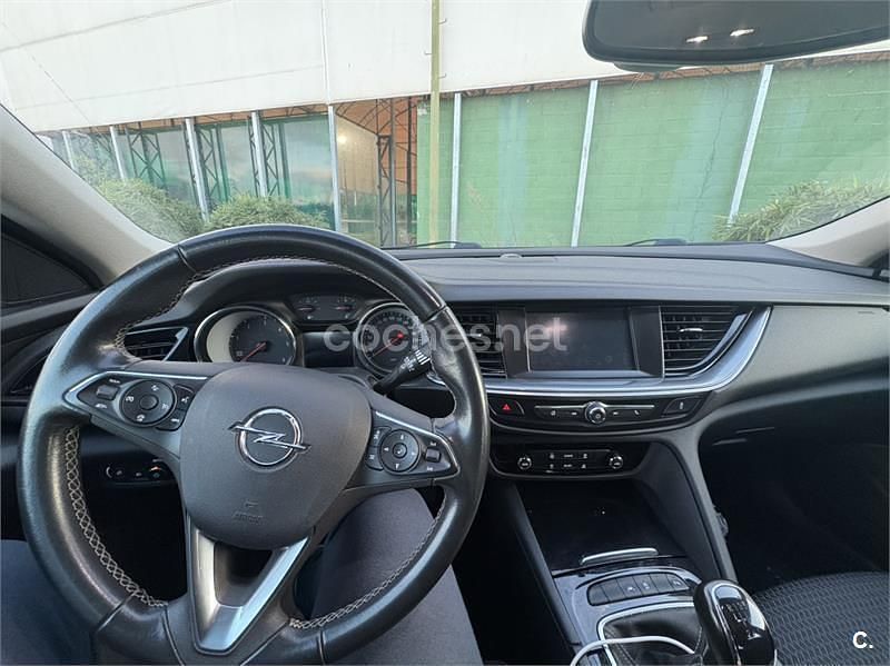 Usado Opel Insignia Business 122 CV (89 kW) 2021 Negro Berlina