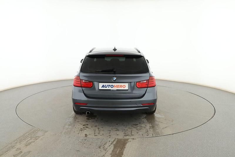 Usado BMW 318 Sport Line 143 CV (105 kW) 2015 Gris Familiar