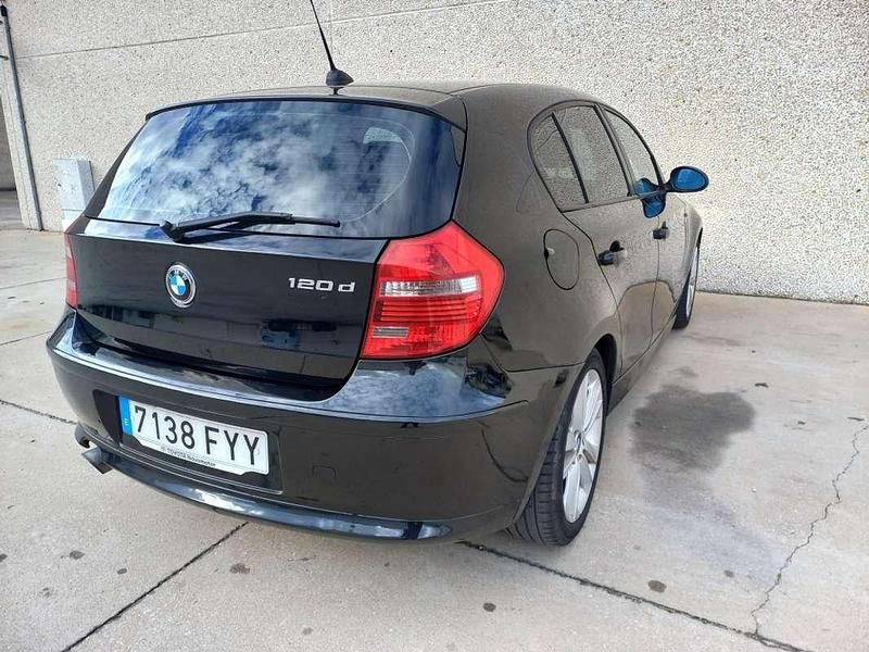 Usado BMW 120 177 CV (130 kW) 2008 Negro Utilitario