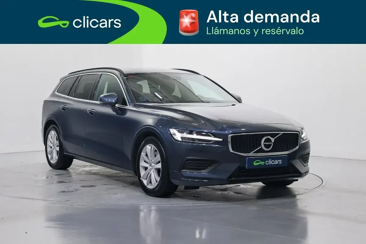 Usado Volvo V60 Momentum 197 CV (144 kW) 2021 Azul Familiar