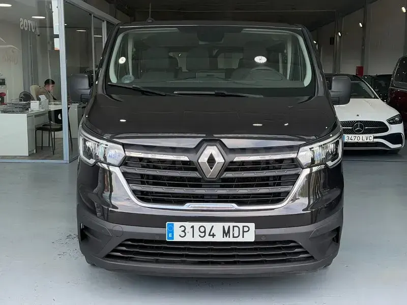 Usado Renault Trafic Equilibre 150 CV (110 kW) 2023 Negro Monovolumen