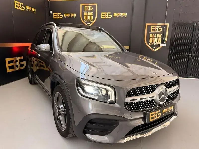 Usado Mercedes GLB200 150 CV (110 kW) 2021 Gris / plata SUV
