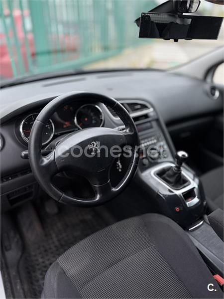 Usado Peugeot 5008 Active 120 HP (88 kW) 2015 Branco Monovolume