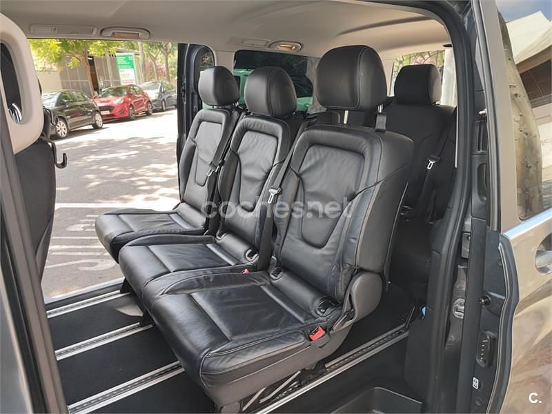Usado Mercedes V220 Exclusive 163 CV (119 kW) 2016 Gris / plata Monovolumen