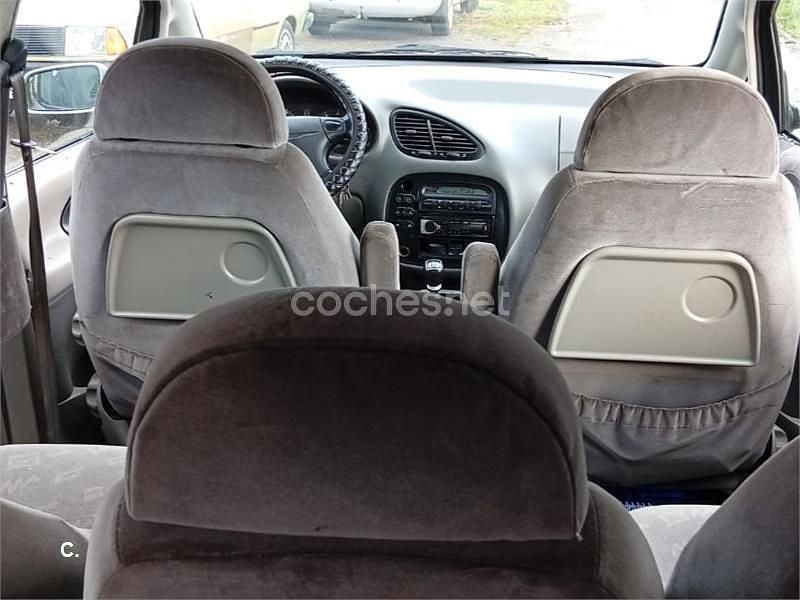Usado Seat Alhambra 110 CV (80 kW) 1998 Gris / plata Monovolumen