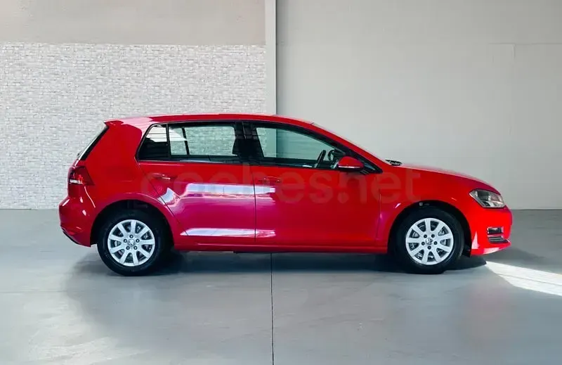 Usado VW Golf VII Edition 105 CV (77 kW) 2013 Rojo Berlina