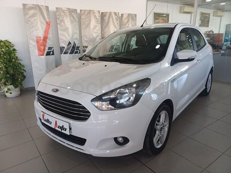 Usado Ford Ka Plus Ultimate 85 CV (62 kW) 2018 Blanco Utilitario
