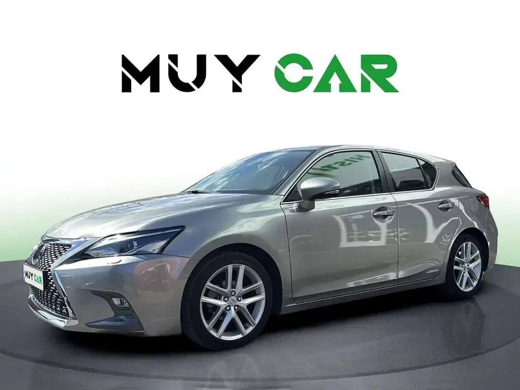 Usado Lexus CT200h Executive Line 136 CV (100 kW) 2021 Gris Utilitario