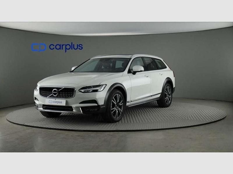 Begagnad Volvo V90 CC Pro 190 HK (139 kW) 2020 Vit Kombi