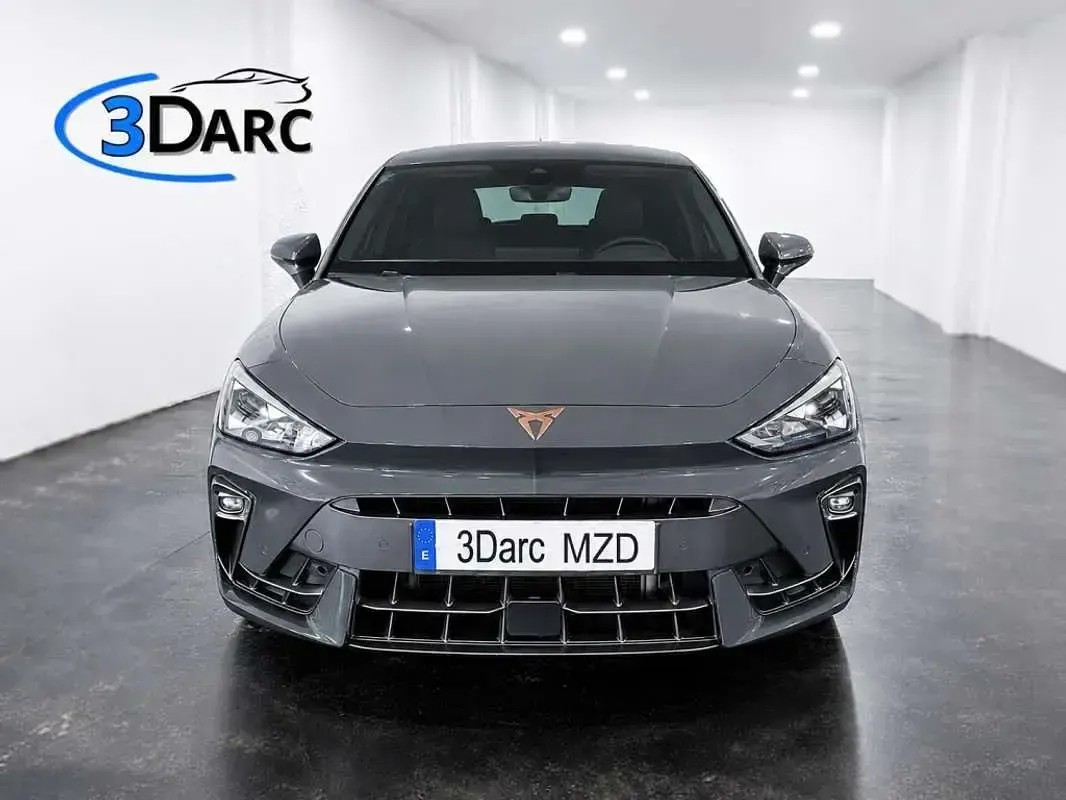 Usado Cupra Leon 150 CV (110 kW) 2025 Gris Utilitario
