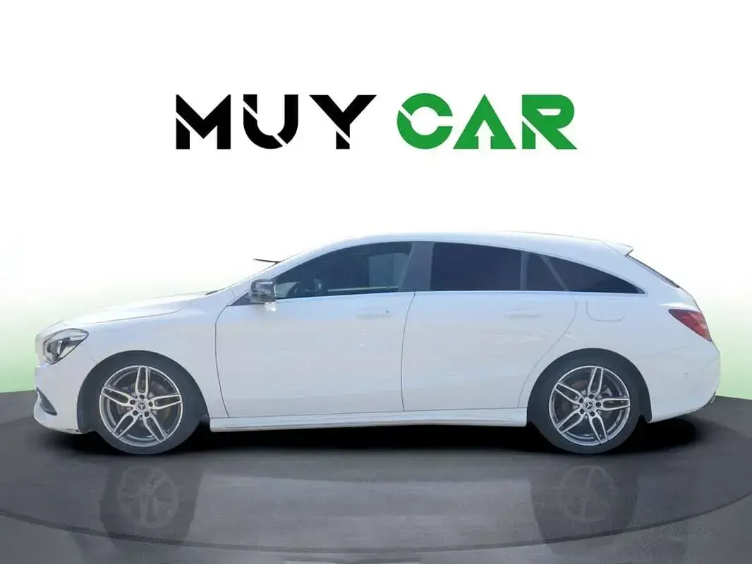 Usado Mercedes CLA180 Shooting Brake 122 CV (89 kW) 2018 Blanco Familiar