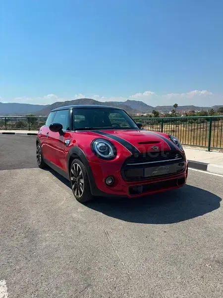Usado Mini Cooper S 192 CV (141 kW) 2020 Rojo Utilitario