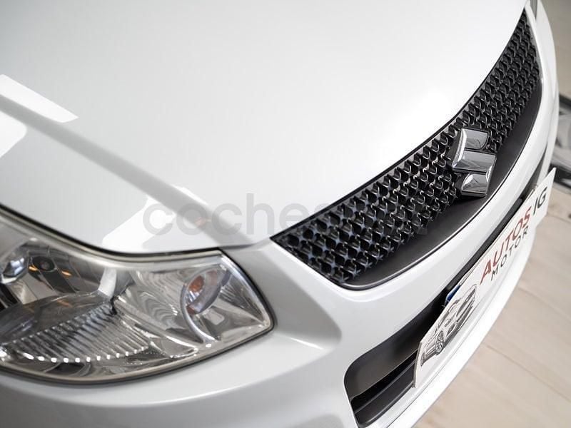 Usado Suzuki SX4 GLX 120 CV (88 kW) 2012 Blanco SUV