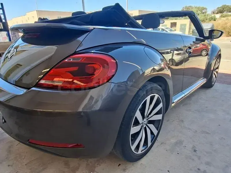 Usado VW Beetle Design 105 CV (77 kW) 2013 Marrón Utilitario