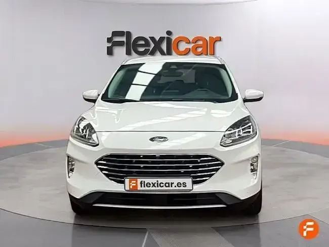 Usado Ford Kuga Titanium 150 CV (110 kW) 2023 Blanco SUV
