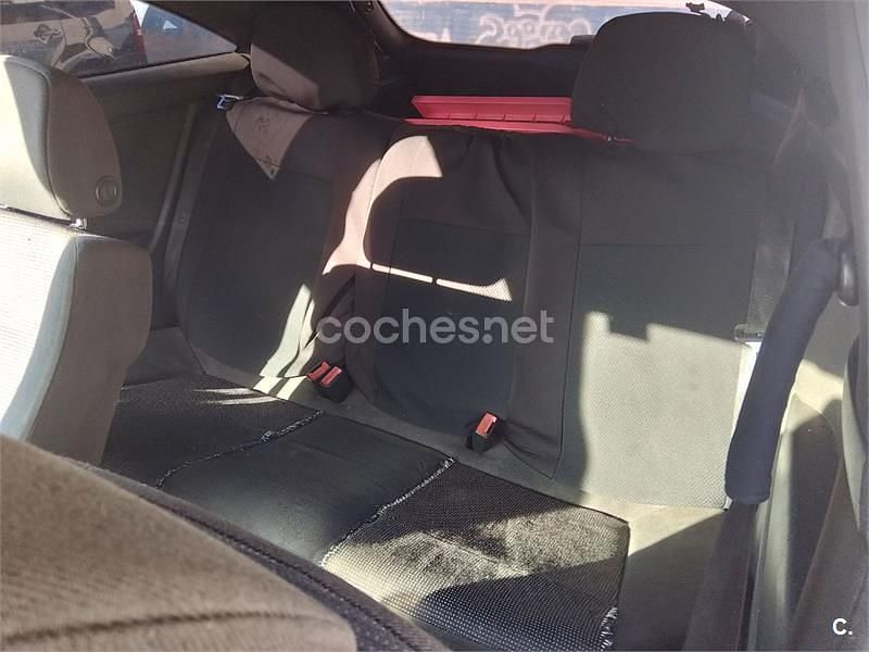 Usado Opel Astra GTC Sport 125 CV (91 kW) 2005 Gris / plata Berlina