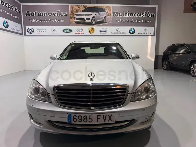 Usado Mercedes S500 388 CV (285 kW) 2007 Gris / plata Berlina