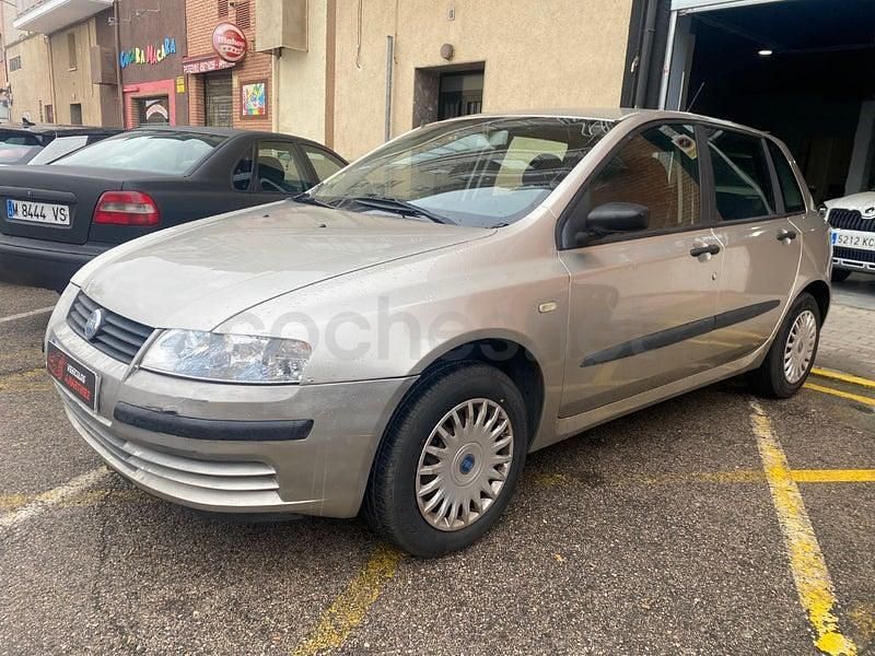 Usado Fiat Stilo Active 103 CV (75 kW) 2003 Gris / plata Berlina