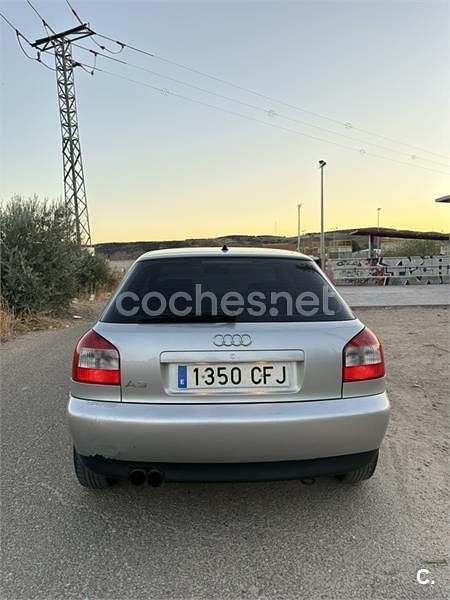 Usado Audi A3 Ambiente 115 CV (84 kW) 2003 Gris / plata Berlina