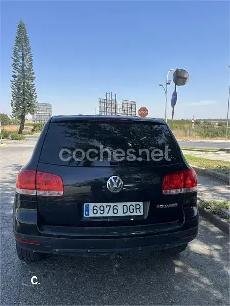 Usado VW Touareg 225 CV (165 kW) 2005 Negro SUV
