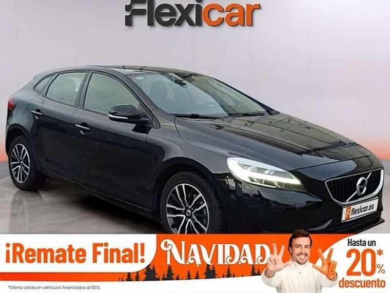 Usado Volvo V40 Momentum 120 CV (88 kW) 2018 Negro Utilitario