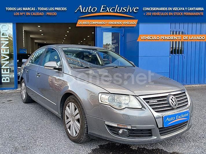 Gris / plata Usado 2007 VW Passat Highline Berlina | 6240 € (Precio justo) - Imagen 1/4