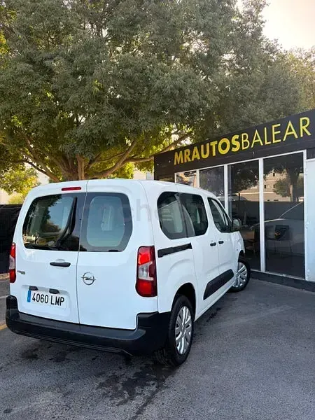 Usado Opel Combo Life Edition 102 CV (75 kW) 2021 Blanco Monovolumen