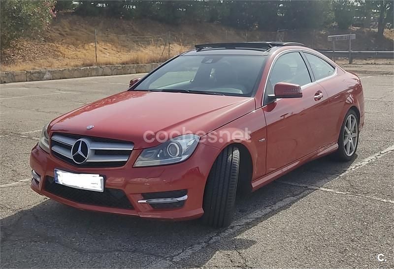 Usado Mercedes C220 170 CV (125 kW) 2012 Rojo Coupe