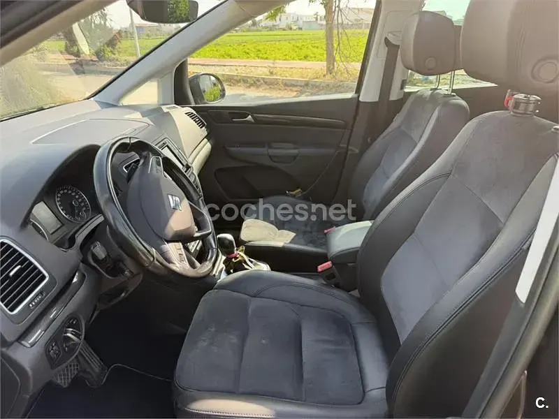 Usado Seat Alhambra Style 150 CV (110 kW) 2017 Marrón Monovolumen