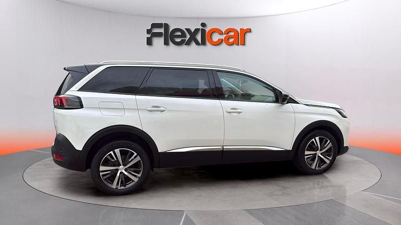 Usado Peugeot 5008 Allure 131 CV (96 kW) 2021 Blanco Monovolumen