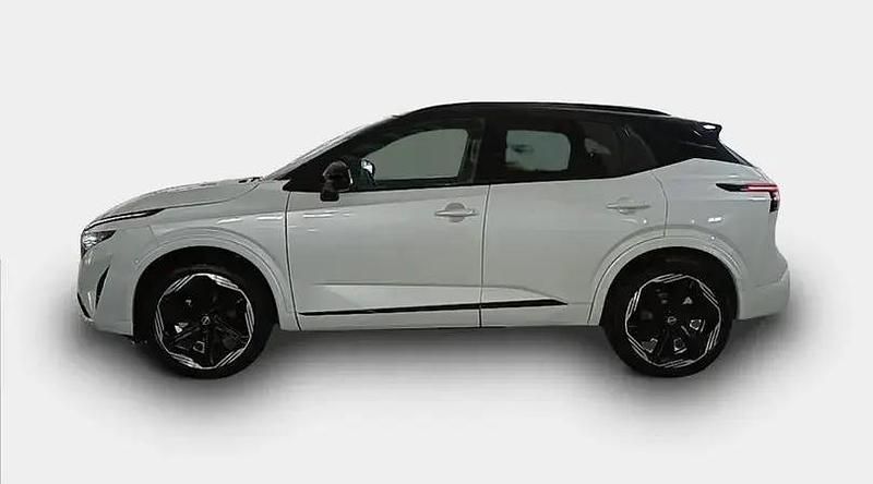 Usado Nissan Qashqai 140 CV (102 kW) 2025 Lunar white con techo midnight SUV