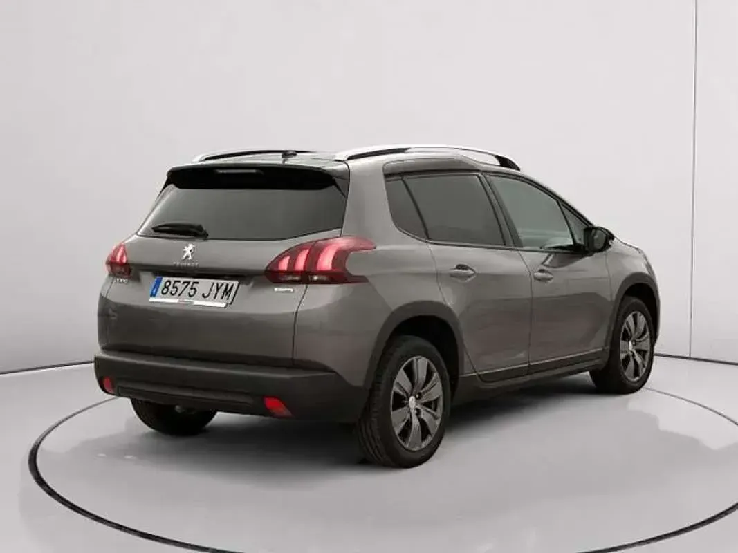 Usado Peugeot 2008 Style 82 CV (60 kW) 2017 Gris SUV