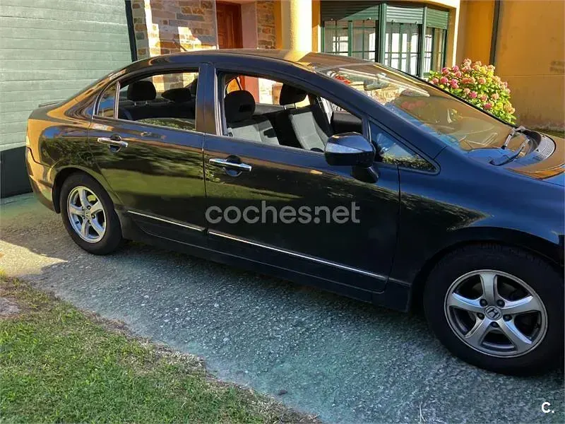 Usado Honda Civic Hybrid 115 CV (84 kW) 2009 Negro Berlina