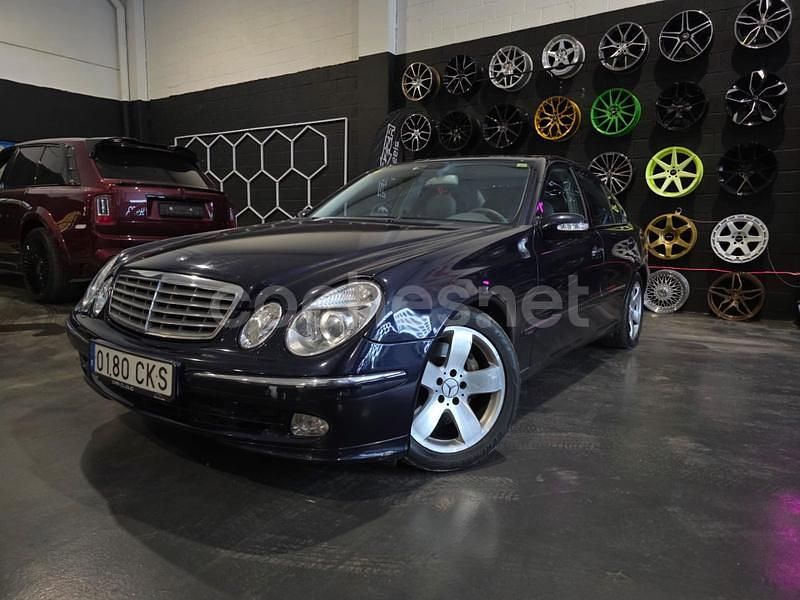Azul Usado 2003 Mercedes E500 Avantgarde Berlina | 5490 € - Imagen 1/4