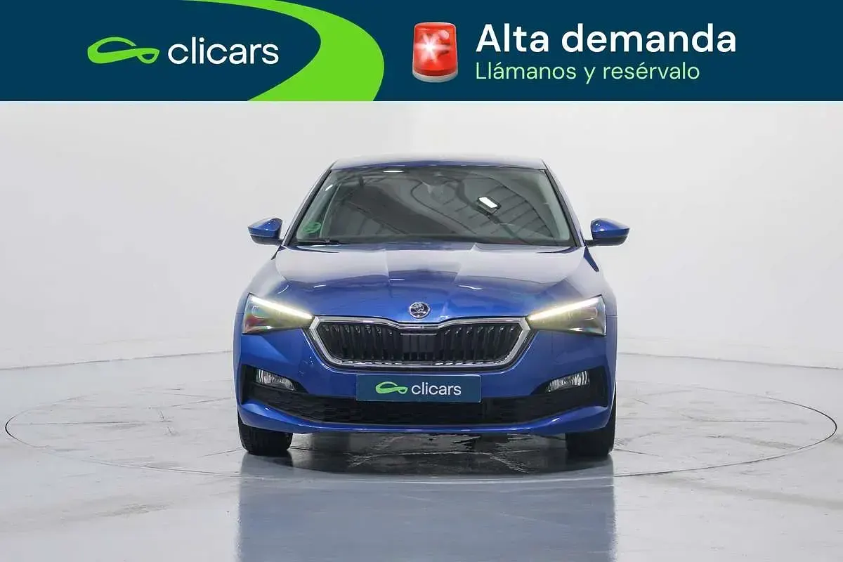Usado Skoda Scala Ambition 116 CV (85 kW) 2020 Azul Utilitario