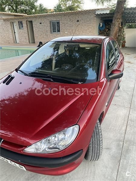 Rojo Usado 2003 Peugeot 206 Berlina | 2050 € (Precio justo) - Imagen 1/4