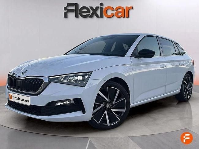 Usado Skoda Scala Sport 115 CV (84 kW) 2019 Blanco Utilitario