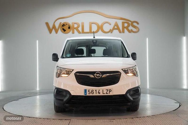 Usado Opel Combo Edition 100 CV (73 kW) 2022 Blanco Monovolumen