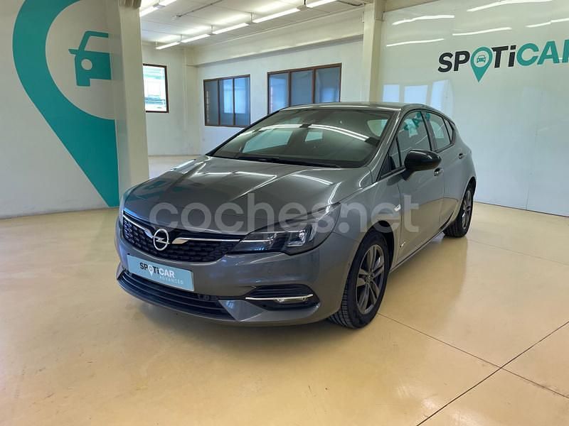Gris / plata Usado 2021 Opel Astra Design & Tech Berlina | 14.500 € (Precio justo) - Imagen 1/4