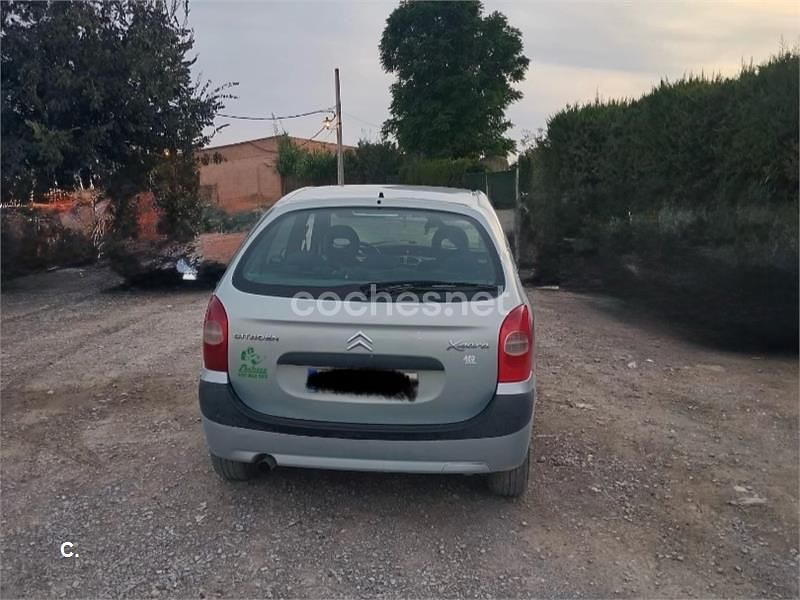Gris / plata Usado 2005 Citroën Xsara Picasso Exclusive Monovolumen | 1800 € (Precio justo) - Imagen 1/3