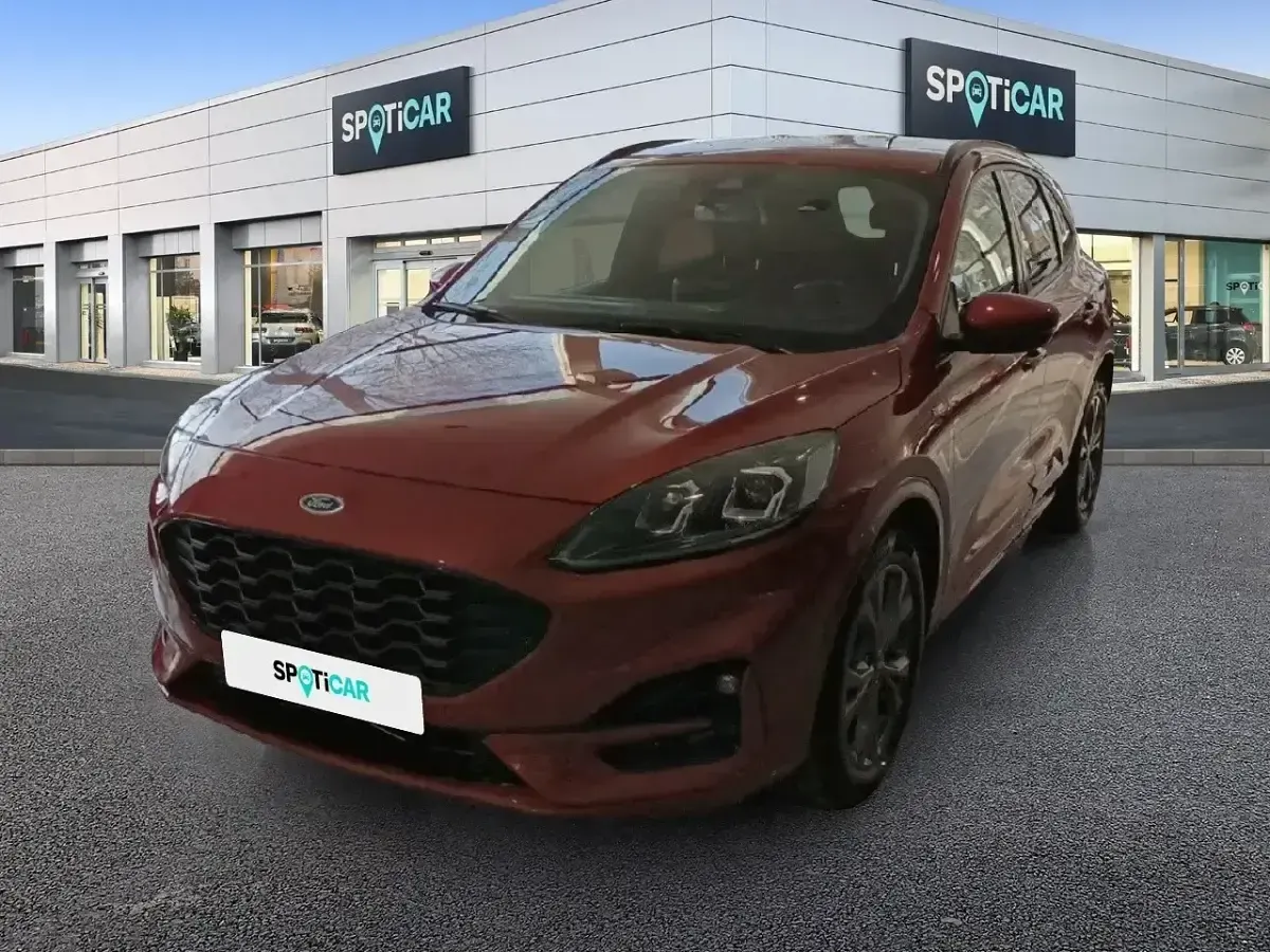 Usado Ford Kuga ST-Line 120 CV (88 kW) 2023 Rojo SUV