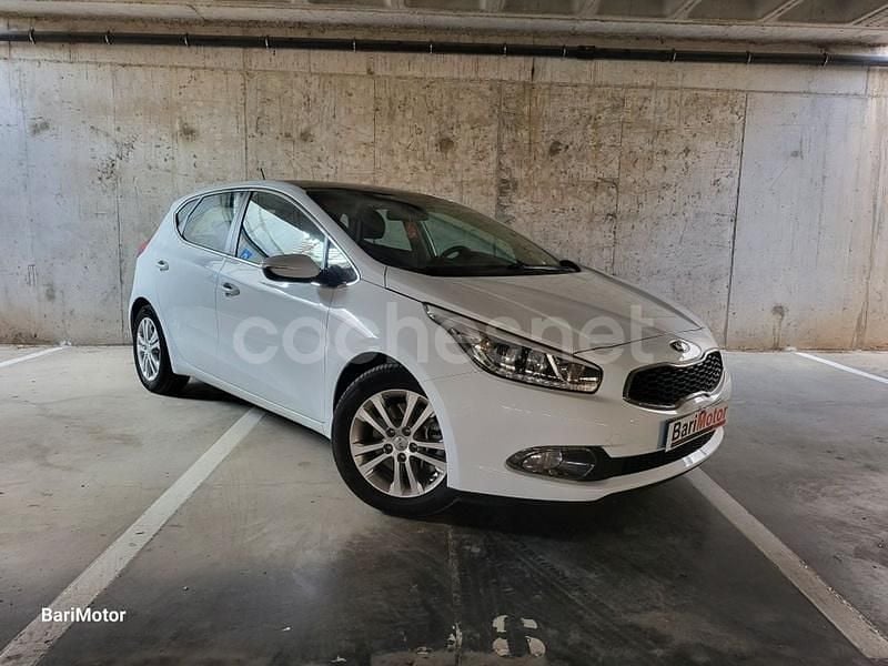 Blanco Usado 2015 Kia Ceed GT Berlina | 9490 € (Precio justo) - Imagen 1/4