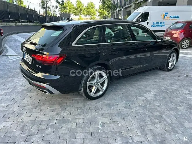 Usado Audi A4 S-Line 163 CV (119 kW) 2021 Negro Familiar