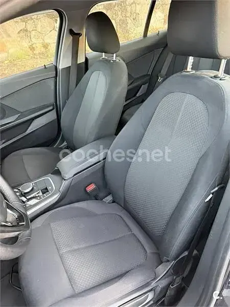 Usado BMW 118 136 CV (100 kW) 2021 Gris / plata Berlina
