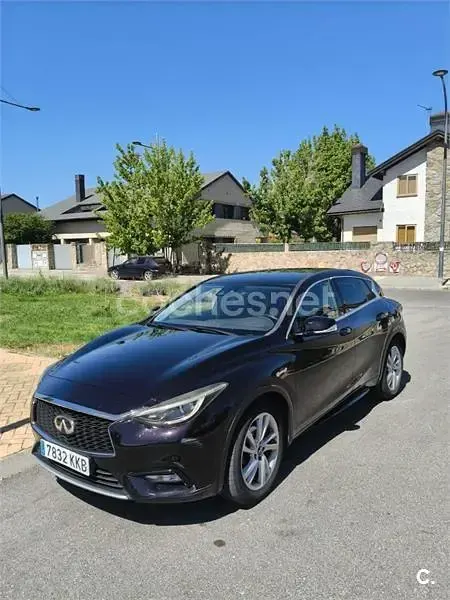 Usado Infiniti Q30 Premium 109 CV (80 kW) 2018 Negro Berlina